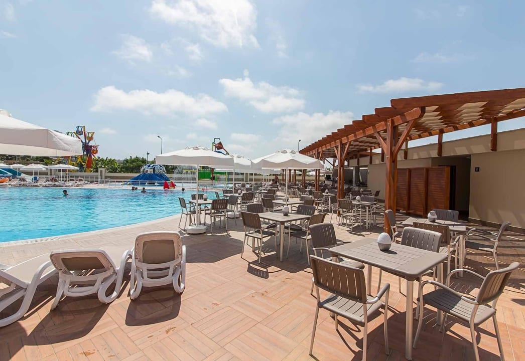 Hoteleigener Aquapark: Barbereich Kirman Belazur Resort & Spa