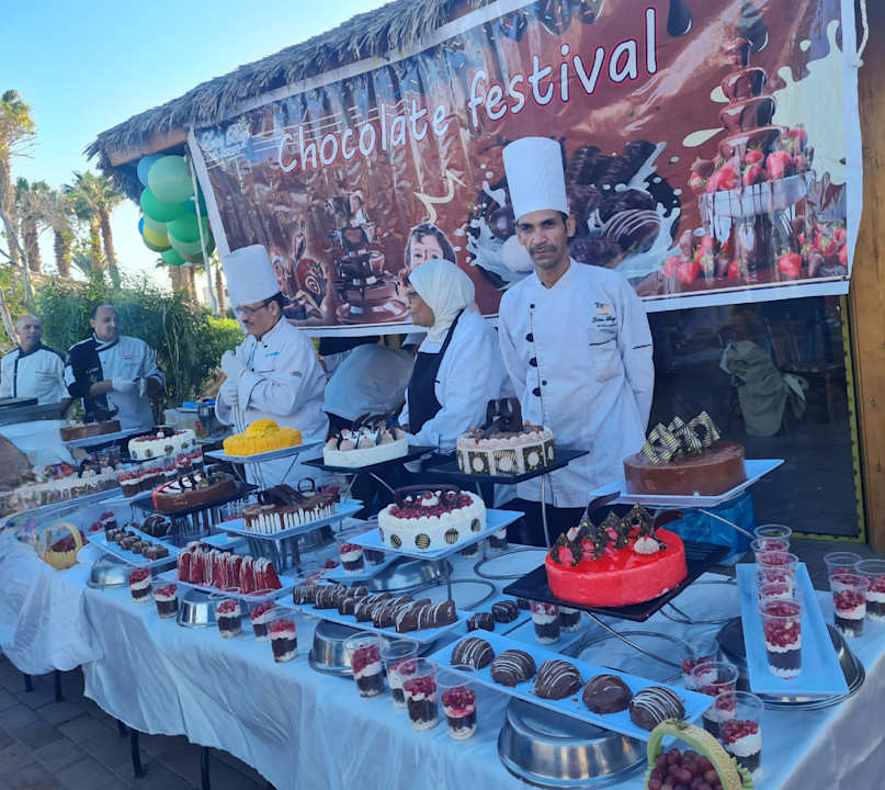 Gastro Lotus Bay Beach Resort