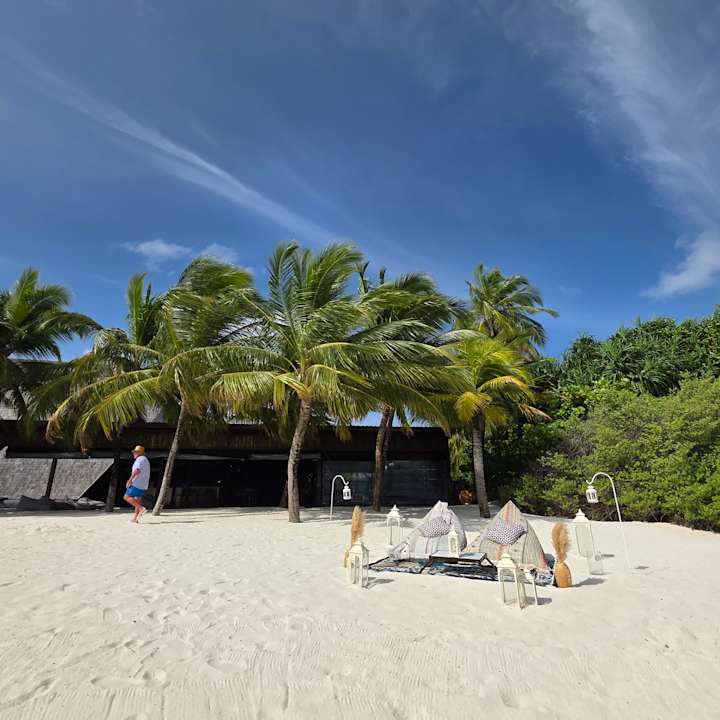 Strand Kuredhivaru Resort and Spa, Maldives