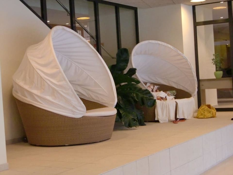 Relax-Zone neben dem Pool aja Fürstenhaus am Achensee