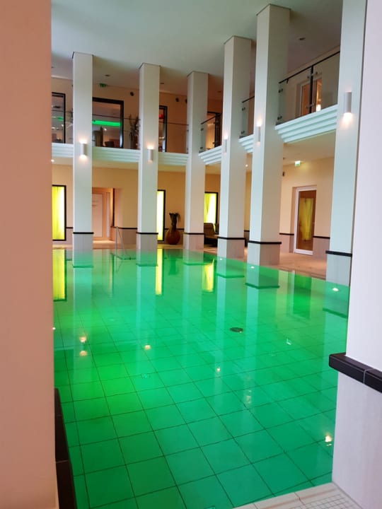 Ein Blick in die Säulentherme DIEDRICH Wellnesshotel & Spa - Adults only