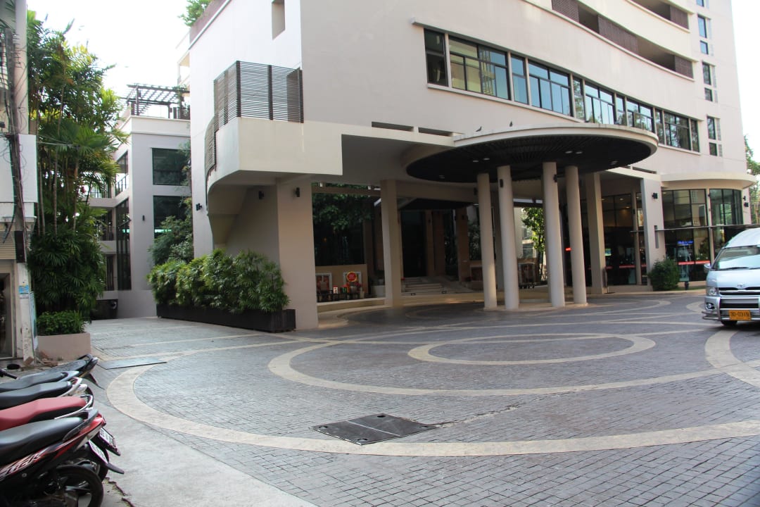 Hoteleinfahrt Hotel Tara Mantra Cha Am