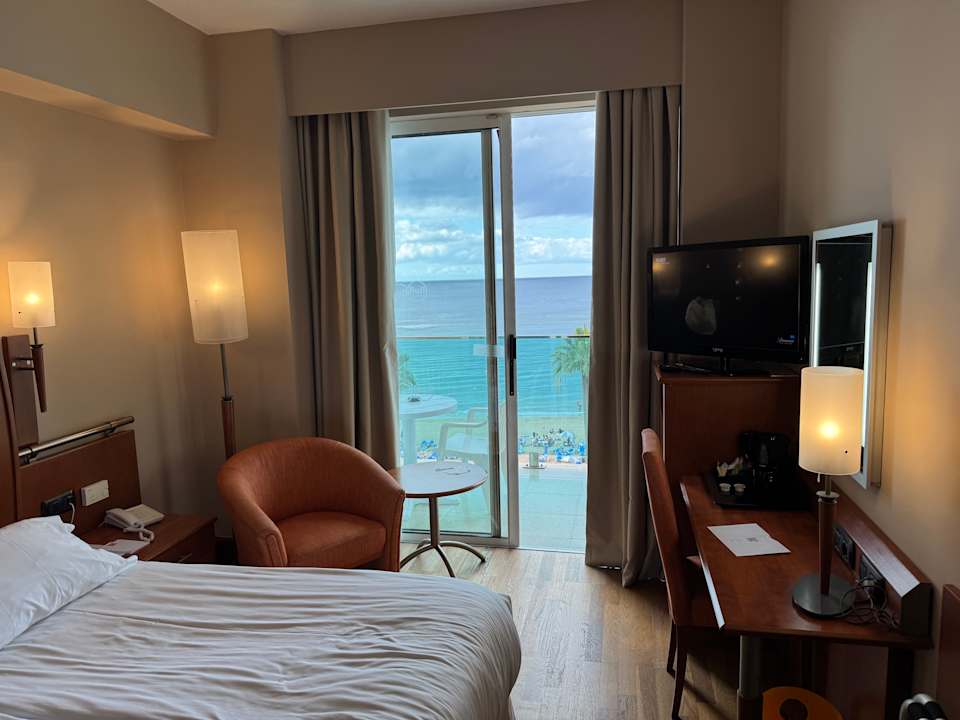 Zimmer Bull Reina Isabel & Spa