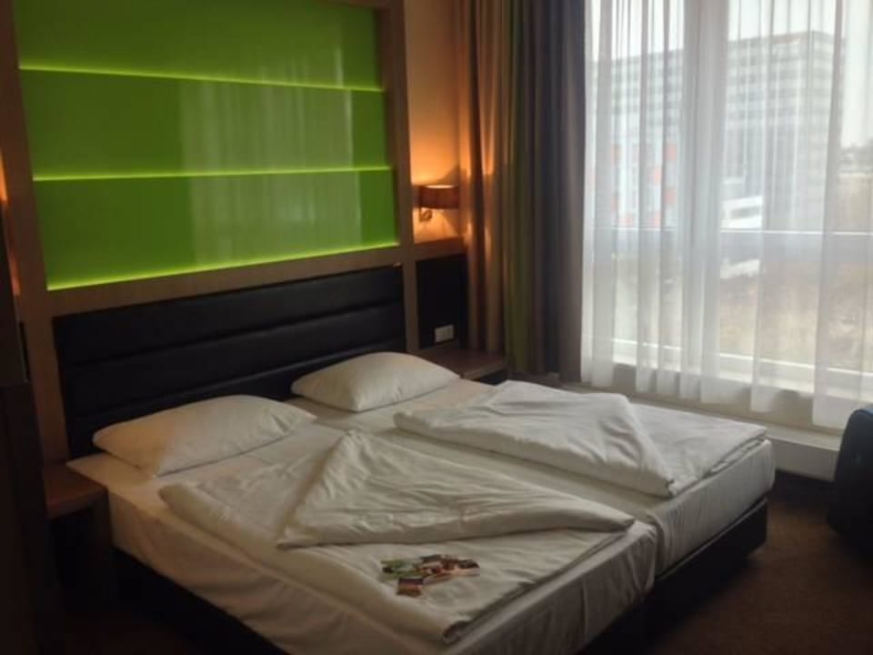 Zimmerbereich Betten Holiday Inn - the niu, Fusion Hamburg St. Georg