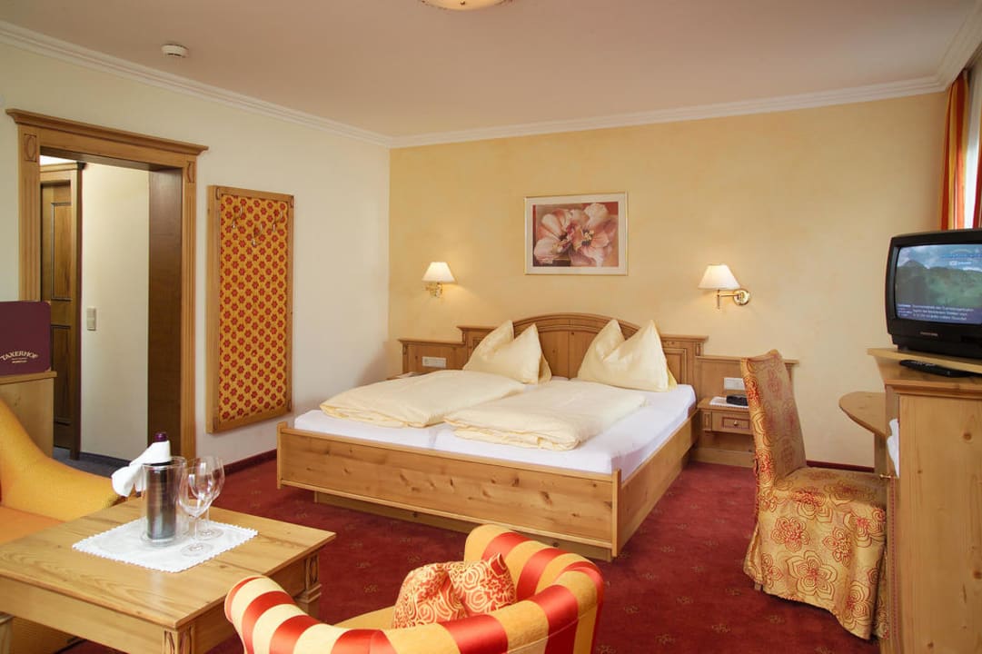 DZ ,,Goldnestl'' Hotel Taxerhof