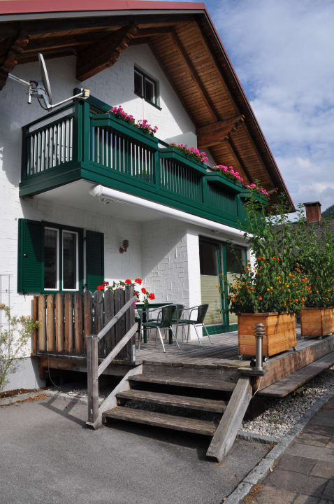 Vorderansicht Privatzimmer Haus Gollner
