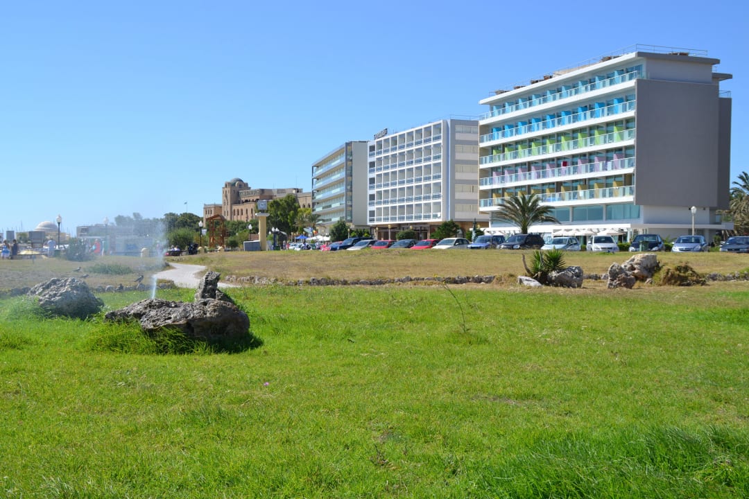 Ansicht Hotel aus der Ferne Ibiscus Hotel Rhodos