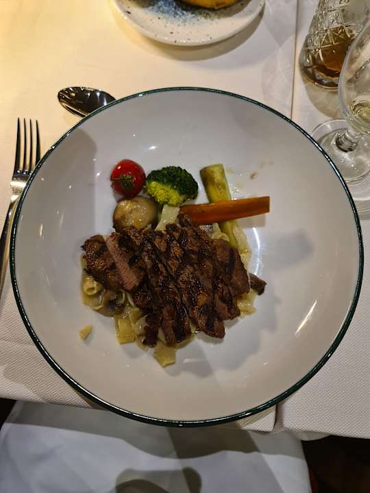 Gastro The Sense Deluxe Hotel