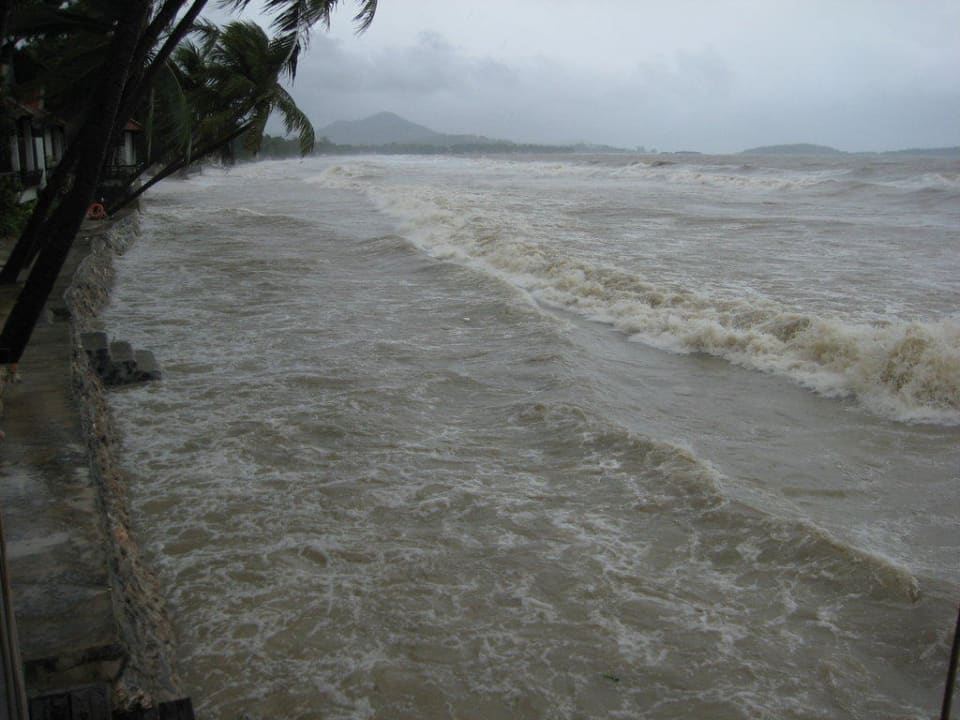 Überschwemmungen und Regenfälle Samui Paradise Chaweng Beach Resort & Spa