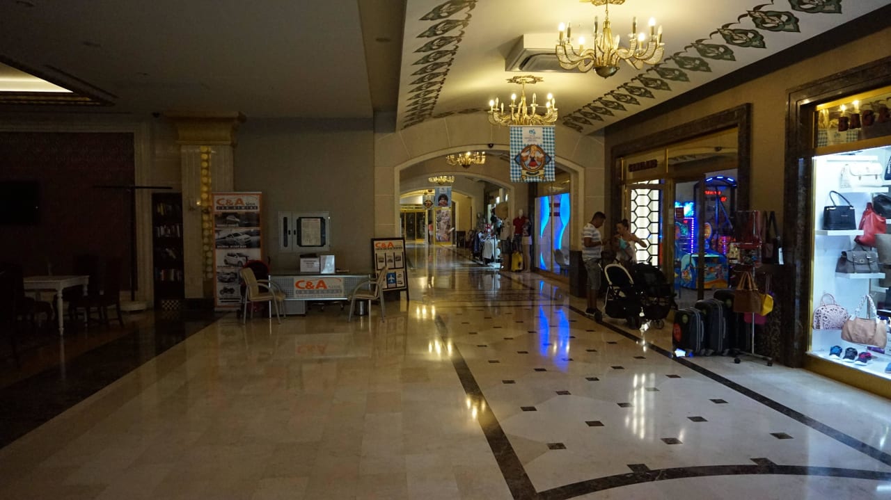 Shopping Diamond Excellence Resort & Spa