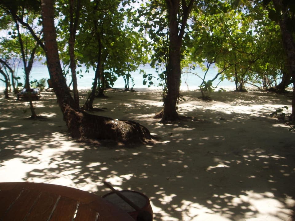 Blick vom Bungalow auf den Strand Filitheyo Island Resort
