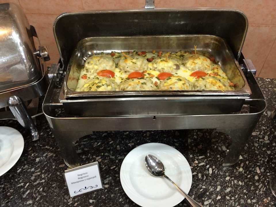 Abendessen im Restaurant SUNRISE Holidays Resort (Adults Only)