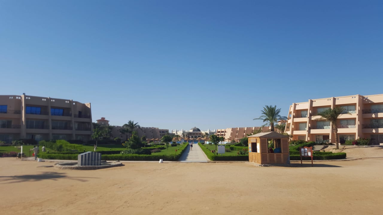 Anlage vom Strand aus gesehen Jasmine Palace Resort & Spa