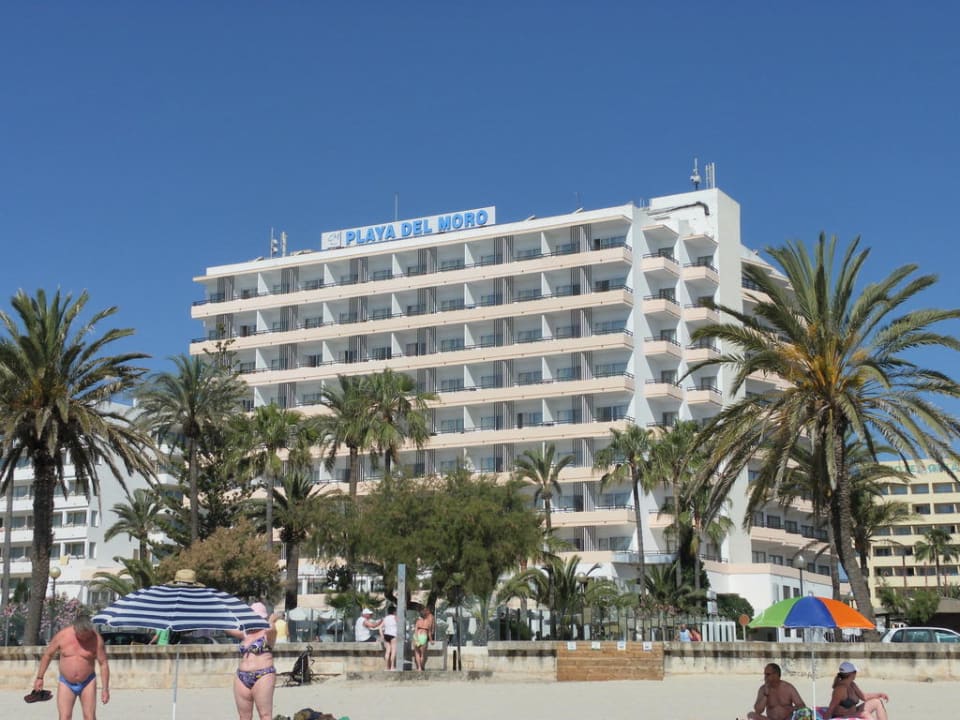 Der Klotz vom Strand aus betrachtet CM Playa del Moro