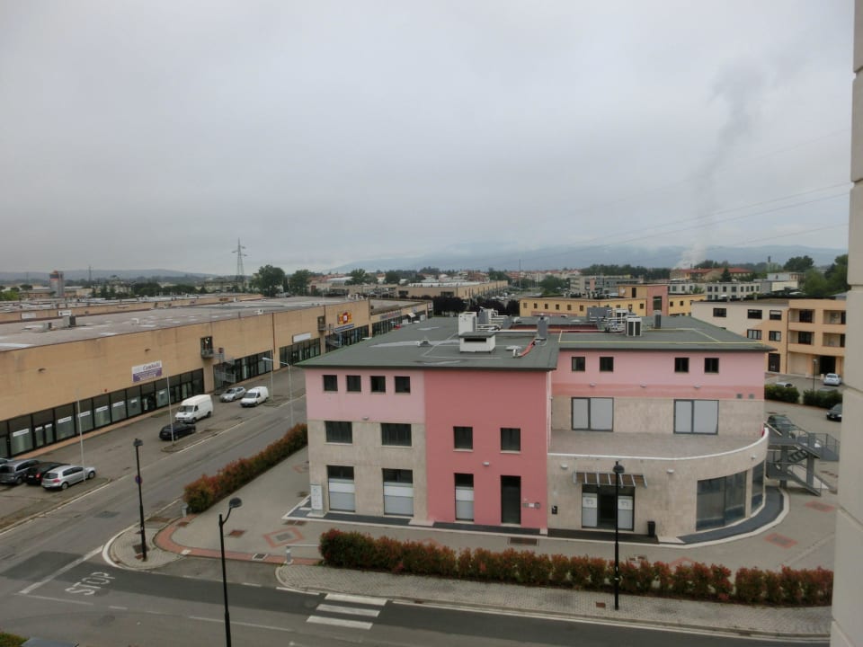 Blick aufs Industriegelände B&B Hotel Arezzo