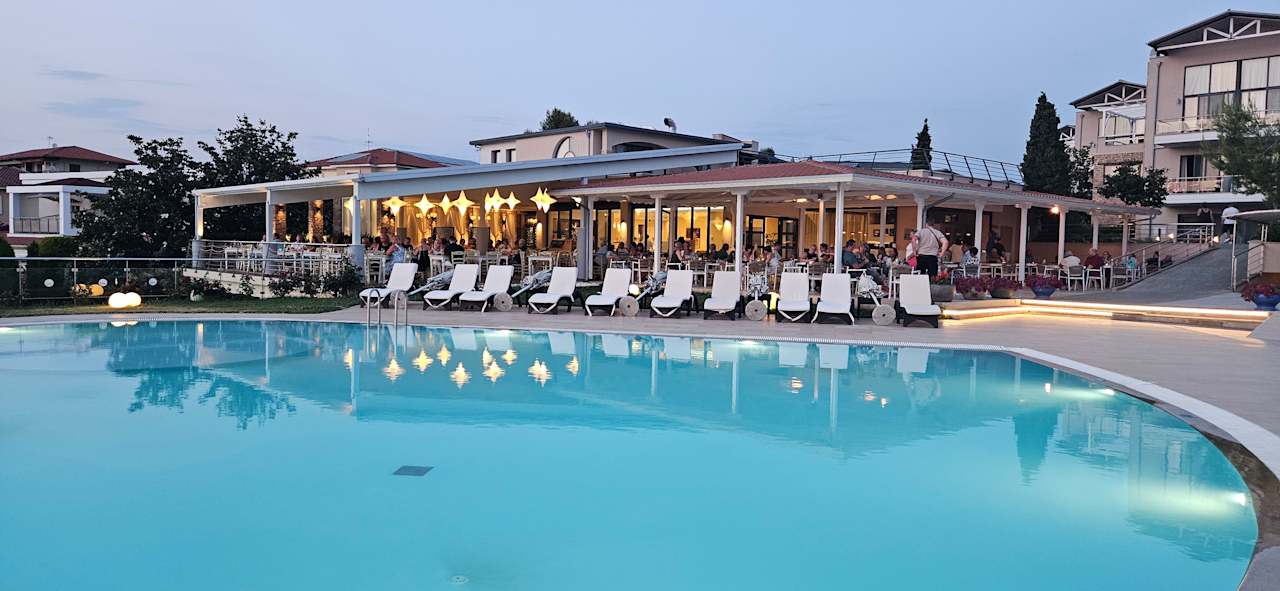 Pool Istion Club & Spa