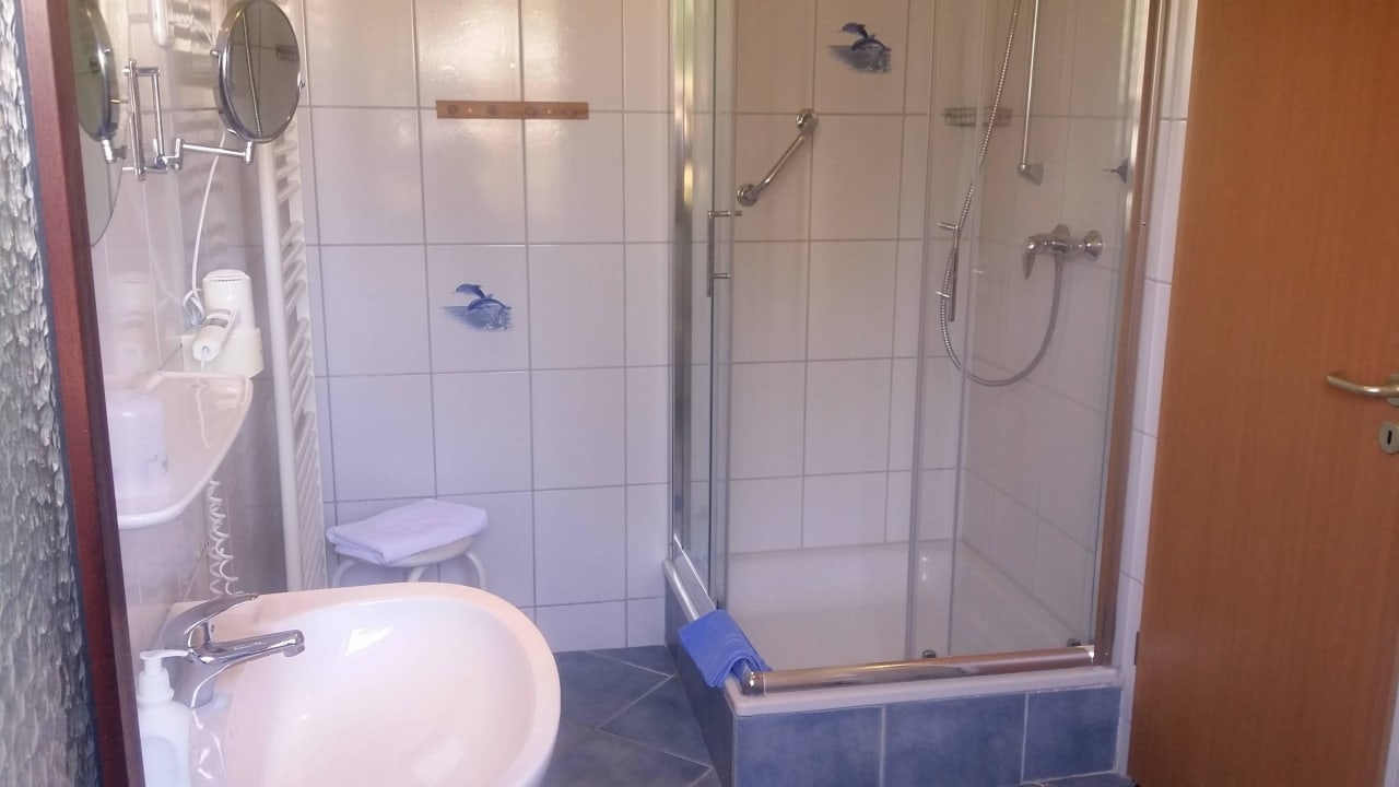 Duschbad Familien- und Aparthotel Strandhof