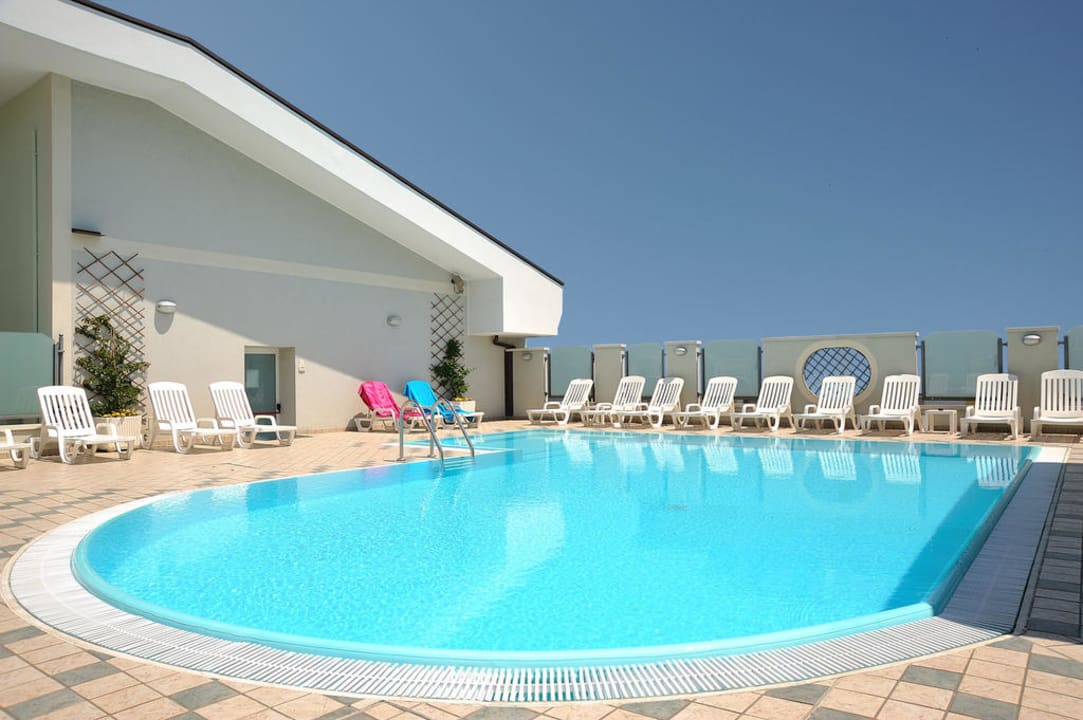 La Piscina sempre soleggiata Hotel Principe