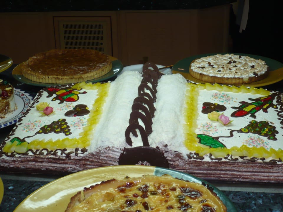 Kuchen als Buchform Calimera Yati Beach