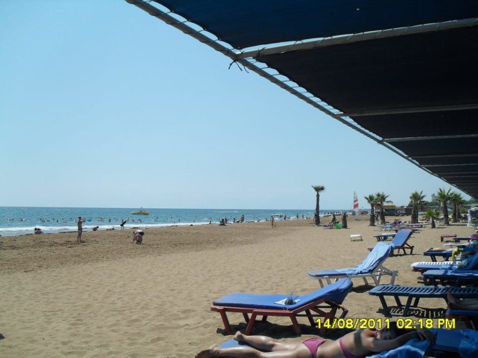 Strand Club Grand Side