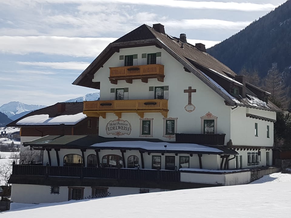Außenansicht Hotel-Pension Edelweiss