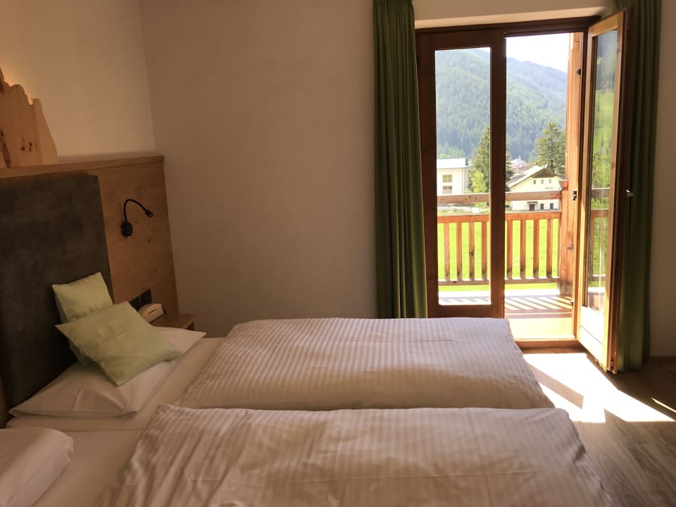 Zimmer Albergo Majarei