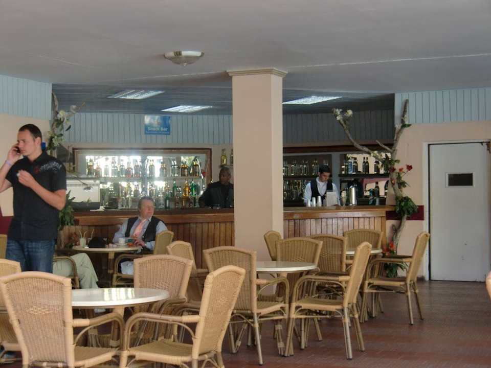 an der Poolbar Hotel Acuazul