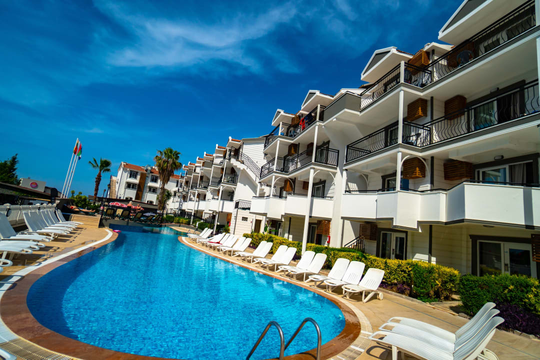 Pool Joker Side Hill