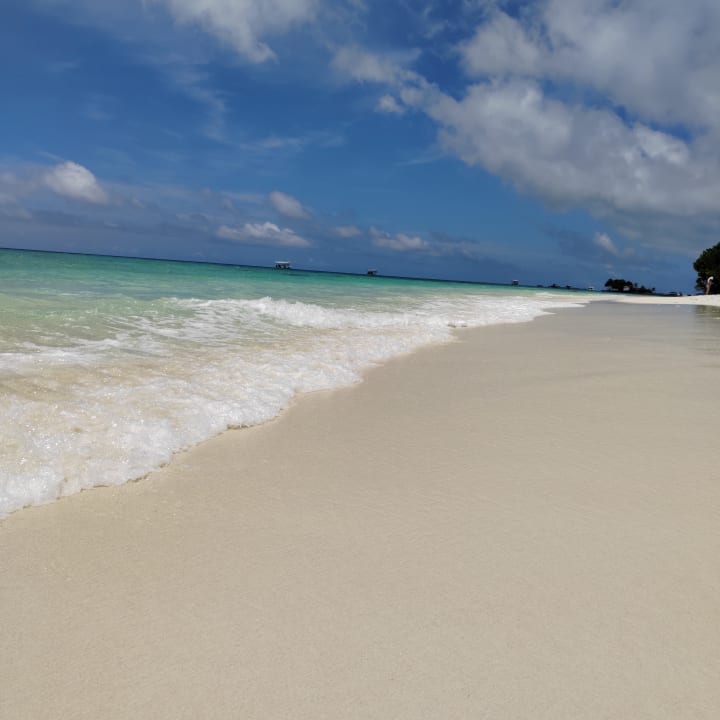 Strand Kuredu Island Resort & Spa