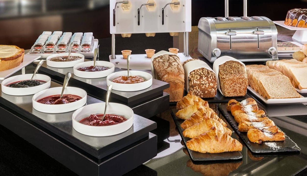Buffet Breakfast NH Berlin Kurfürstendamm