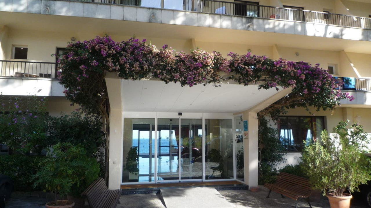 Eingang  Grupotel Aguait Resort & Spa - Adults only