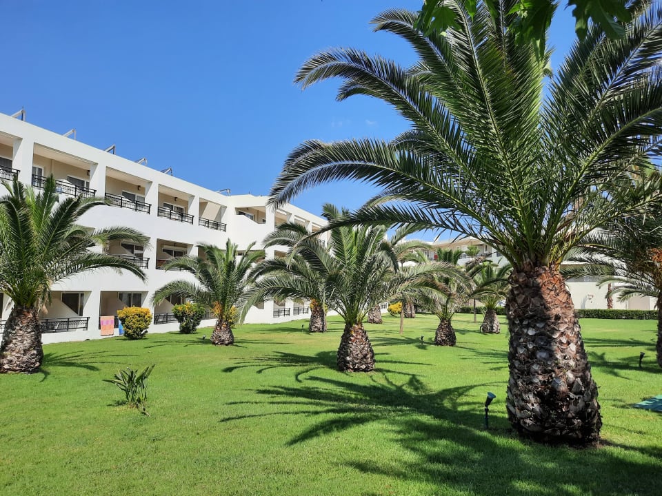 Gartenanlage Vantaris Palace