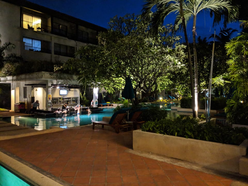 Pool DoubleTree by Hilton Phuket Banthai Resort