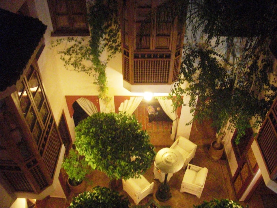 Tout le riad est agencé autour de la fontaine  Riad Sadaka