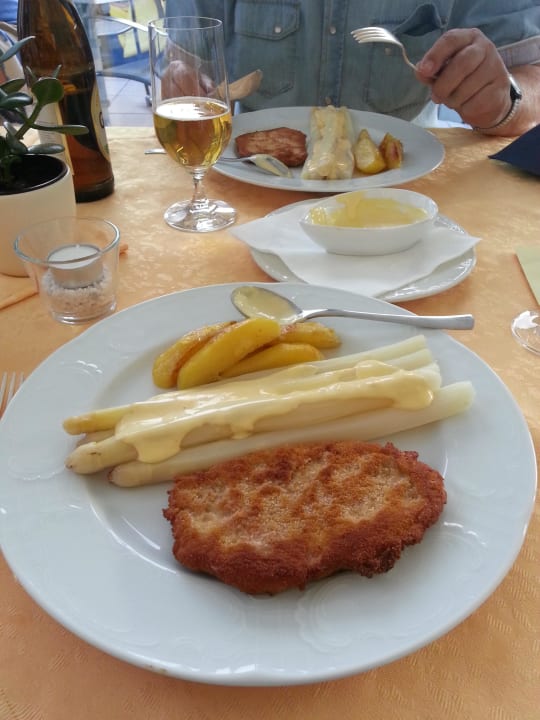 Spargelessen  Hotel Enzian