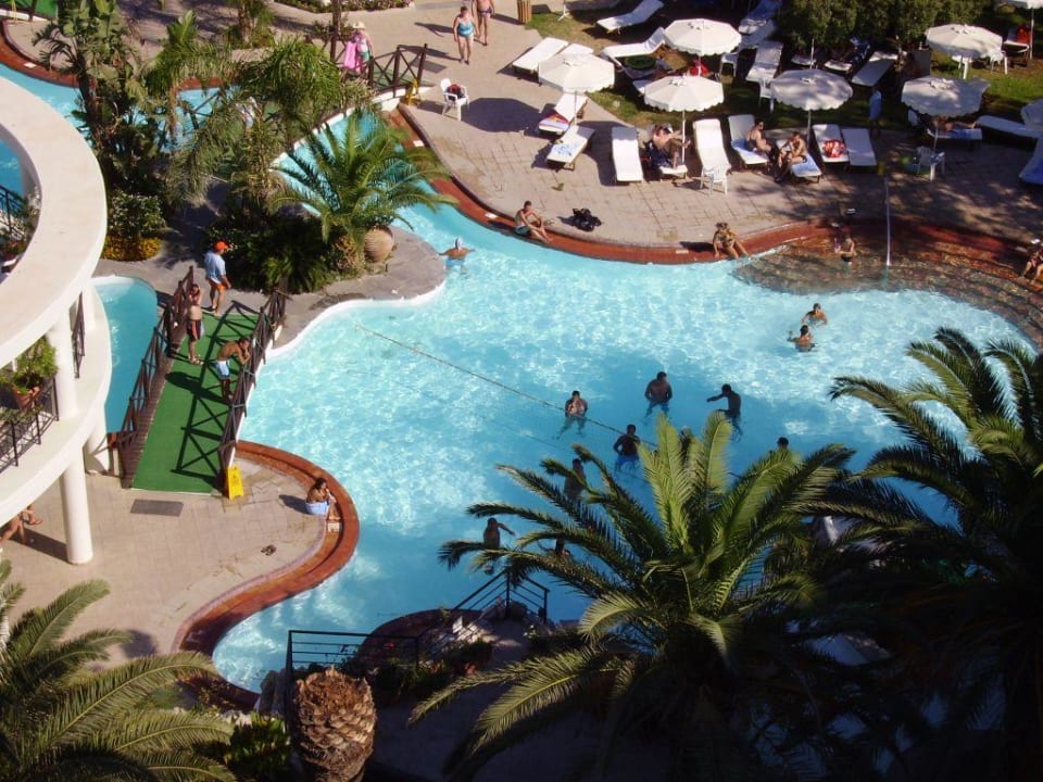 Pool-Landschaft im Calypso Beach Hotel Calypso Beach