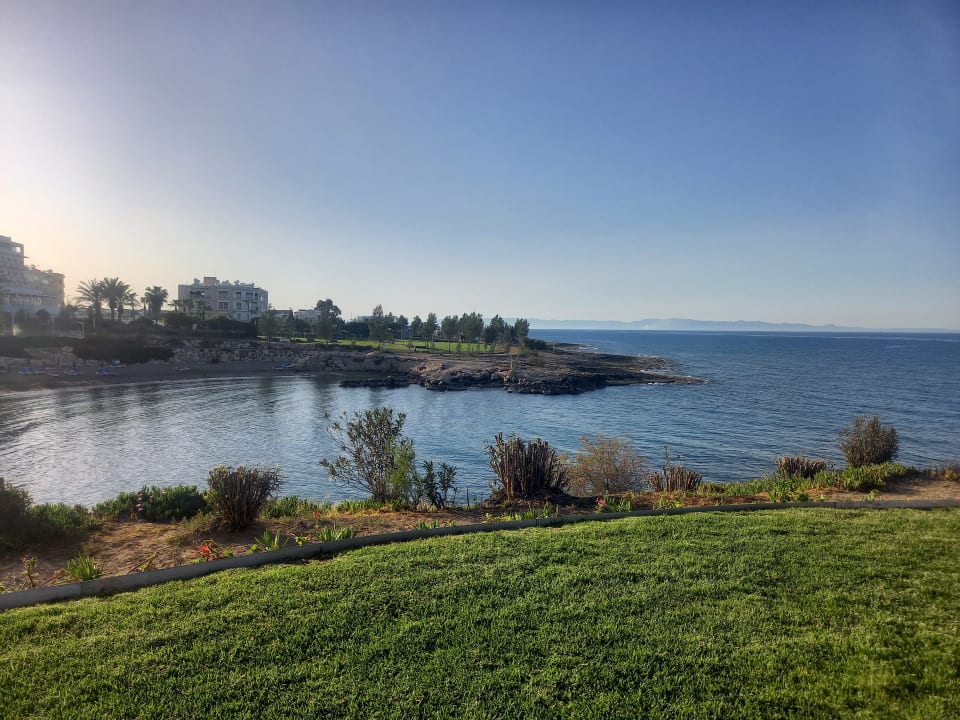 Strand Crystal Springs Beach Hotel