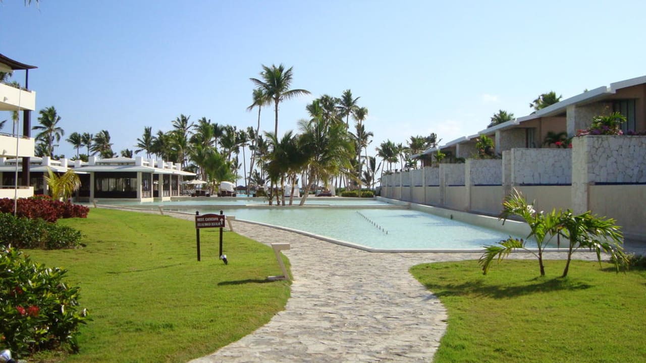 Weg zum Strand! 2 Minuten vom Zimmer Catalonia Royal Bavaro - Adults only
