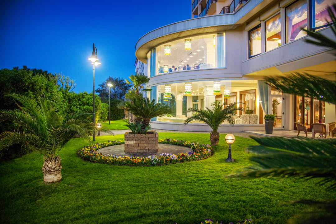 Gartenanlage Grand Hotel Gallia