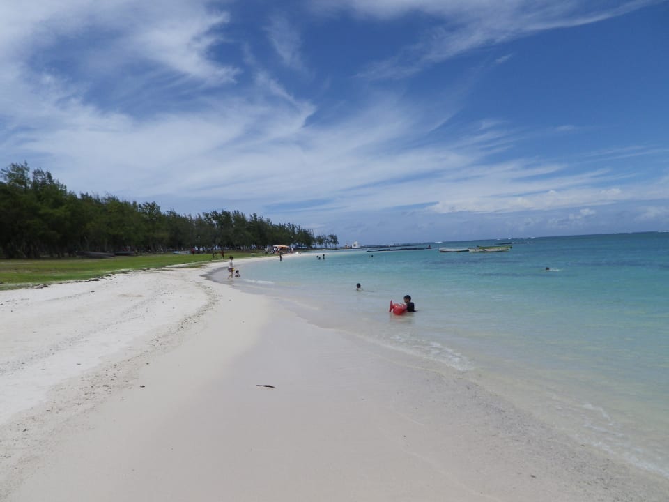 Blick am Strand nach links Sunrise Attitude - Adults Only