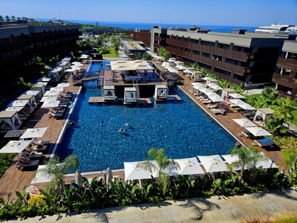 Pool Jacaranda Luxury Resort