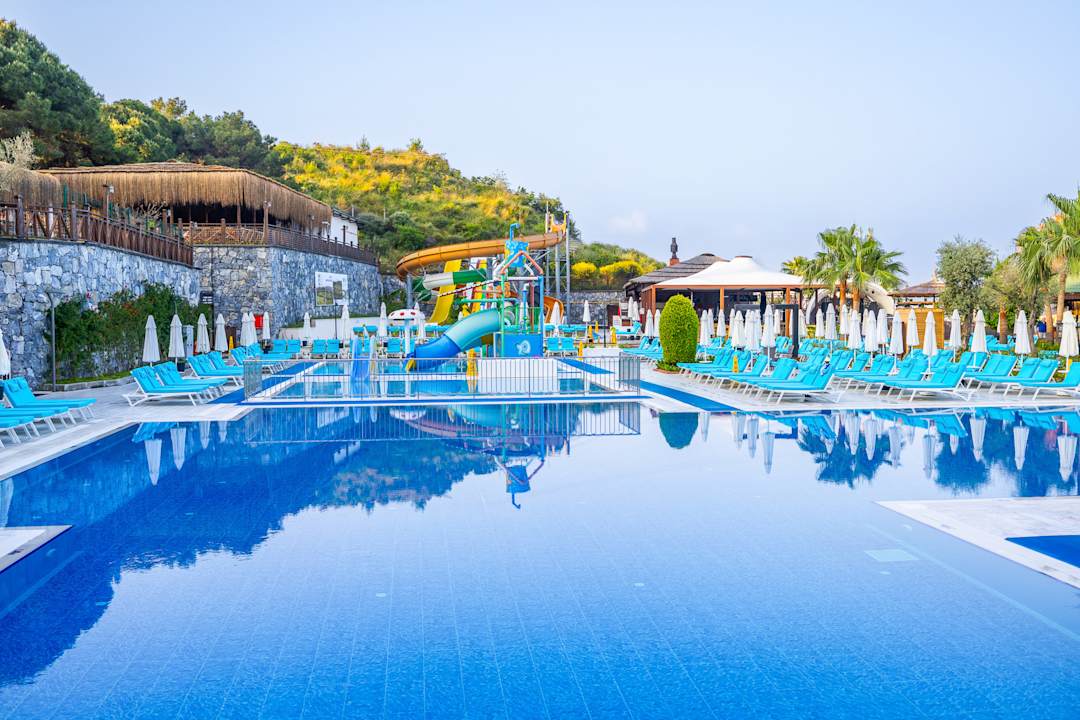 Pool Ramada Resort Kusadasi & Golf