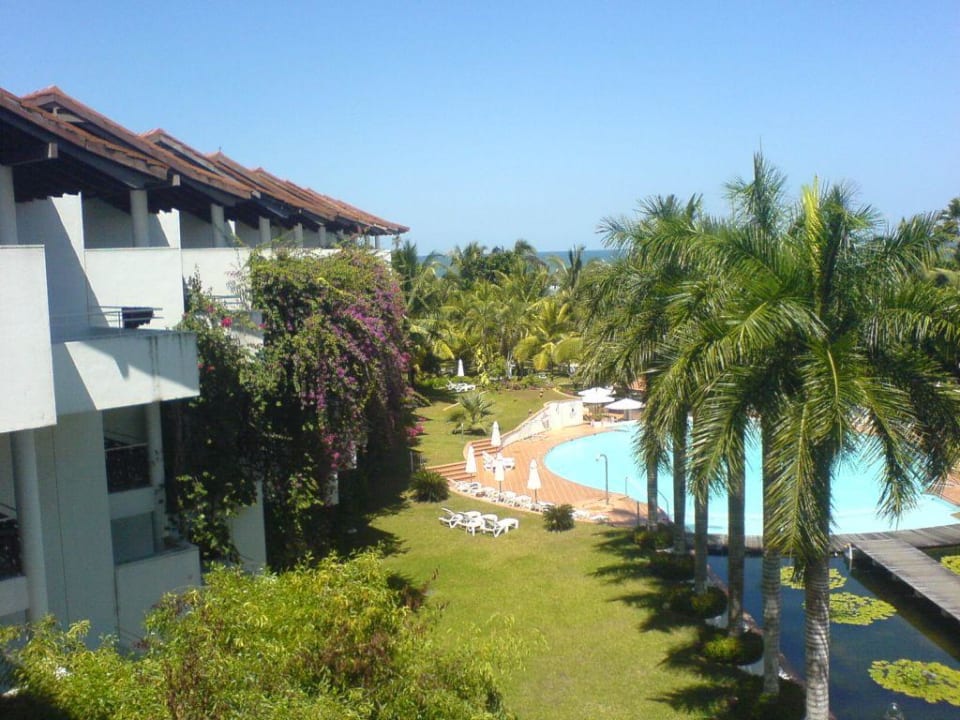 Blick vom Balkon zum Meer Hotel Lanka Princess Ayurveda