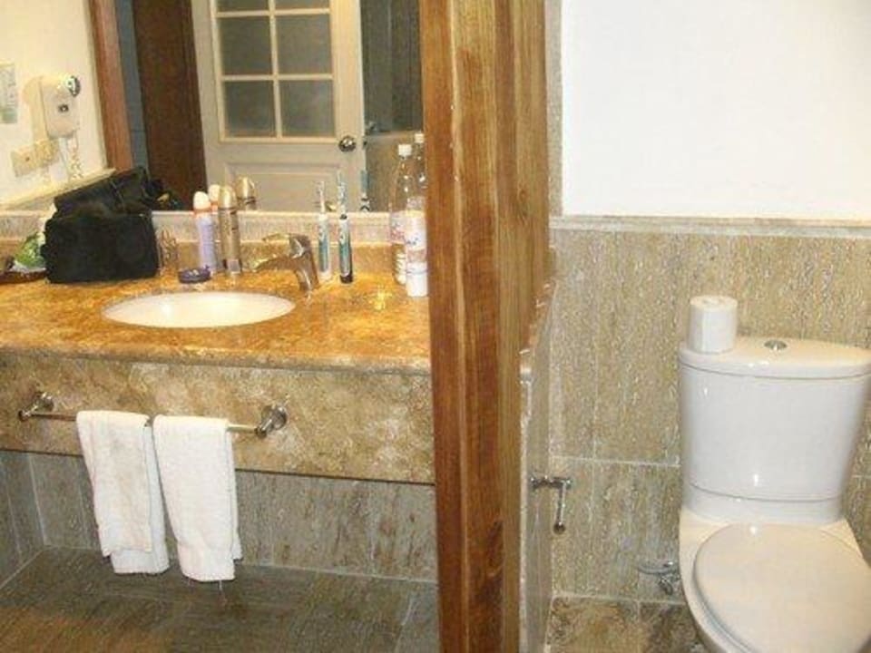 Waschbecken und Toilette VIK Hotel Arena Blanca