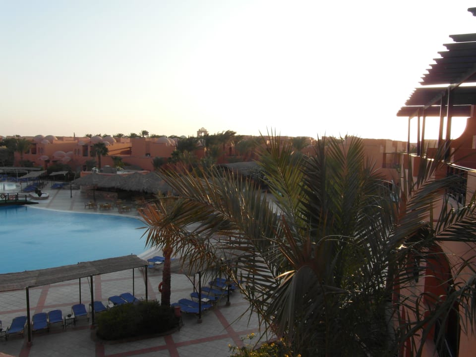 Gute Aussicht 4,Ende Feb.bei SAG 6:41 Jaz Makadi Oasis Resort