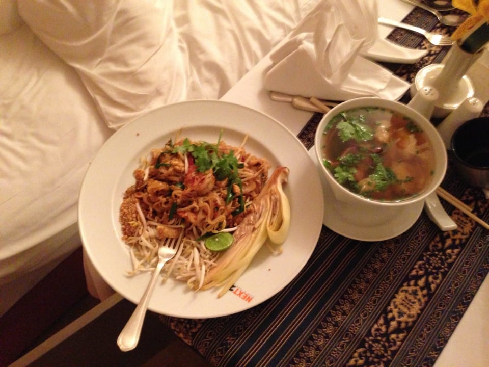 Room service - polecam Shangri-La Hotel, Bangkok