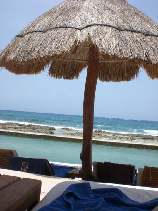 Herrlicher Salzwasser-Pool Grand Palladium Select White Sand Resort & Spa