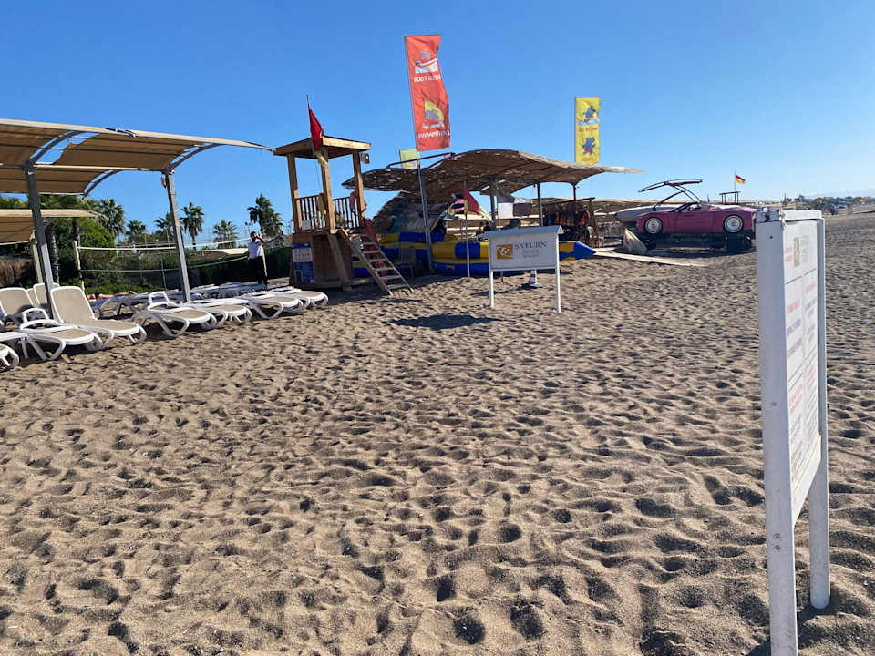 Strand Saturn Palace Resort Hotel