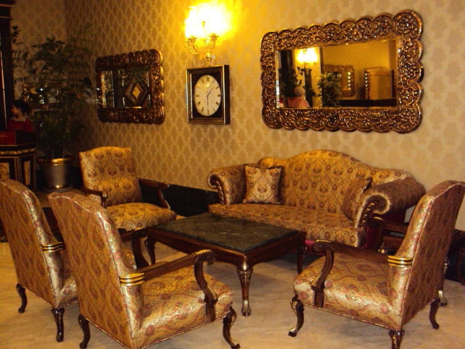 Flur vom Restauranteingang Hotel Club Sera
