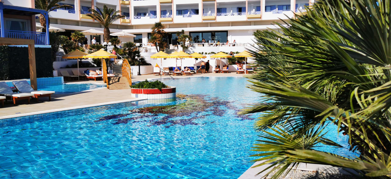 Pool Hotel Serita Beach